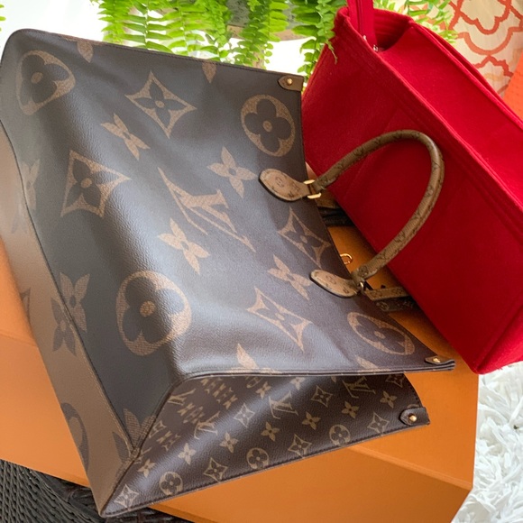 💕 LV Onthego GM w/ mono straps - Picture 4 of 17